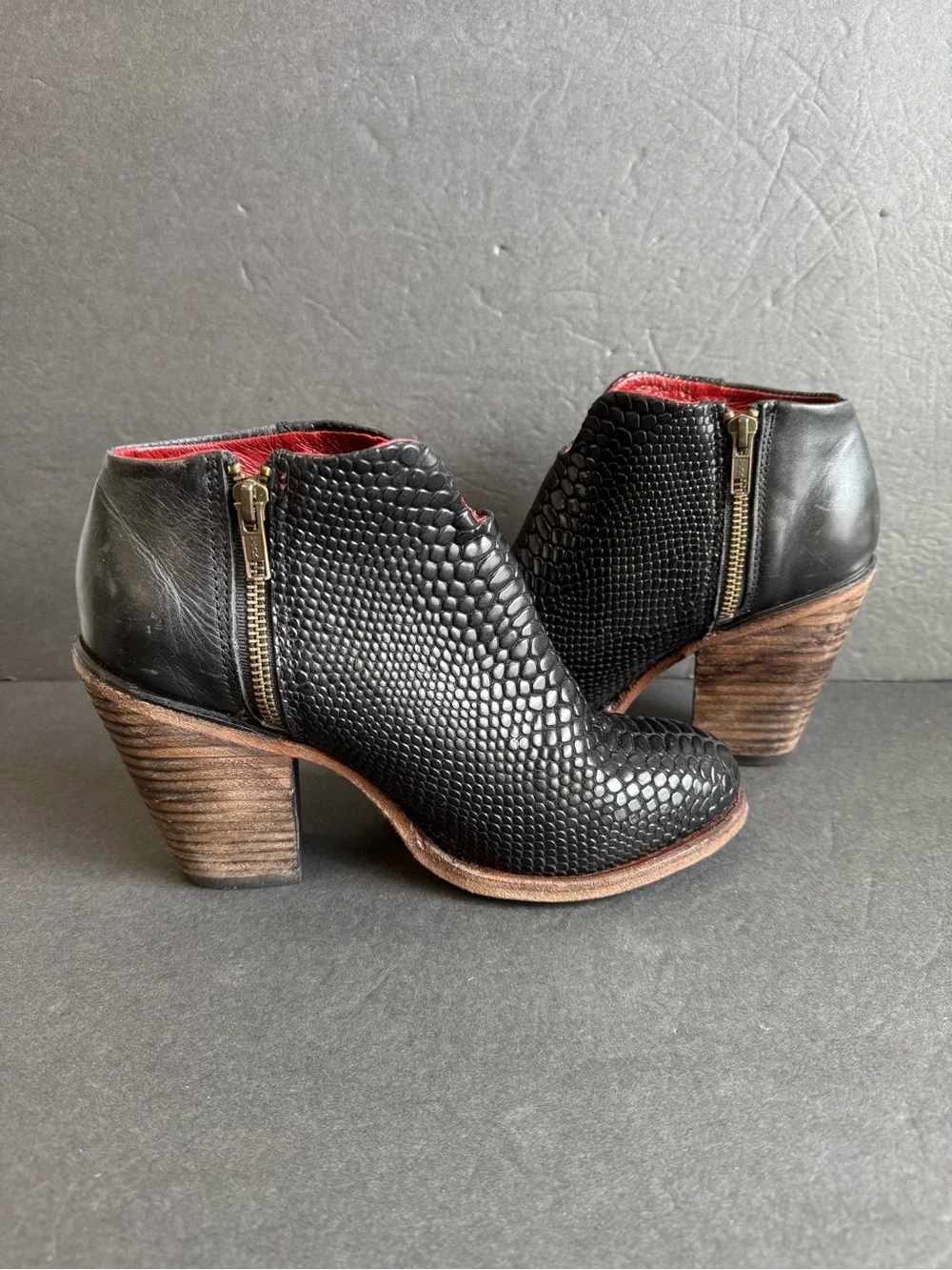 Freebird by Steven Detroit Boots Black Snake Embossed Leather Ankle‎ Booties 9
